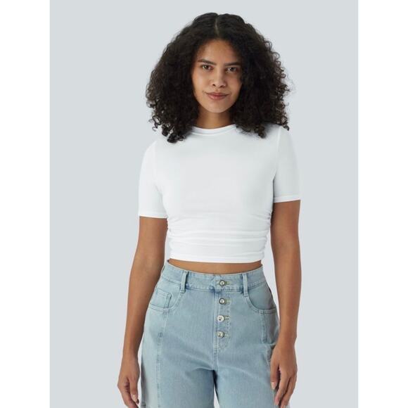 Halara White Cropped Ruched T-Shirt Round Neck Short Sleeve Casual Top M NEW - Picture 1 of 6